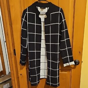 Tahari Monochrome Knit Top